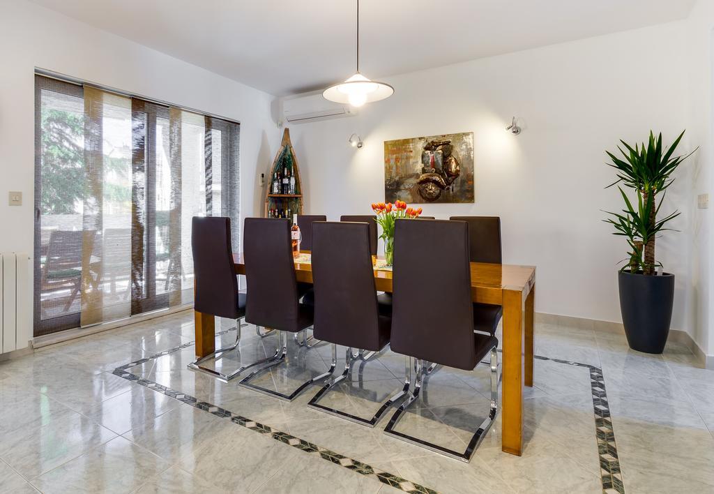 Kuca Za Odmor Kuzmanic Villa Kastela Bagian luar foto