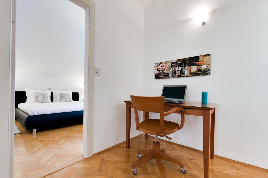 Kuca Za Odmor Kuzmanic Villa Kastela Bagian luar foto