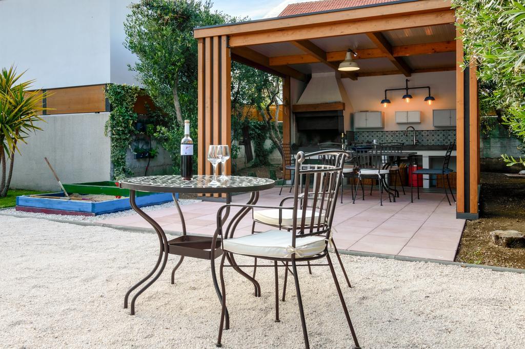 Kuca Za Odmor Kuzmanic Villa Kastela Bagian luar foto