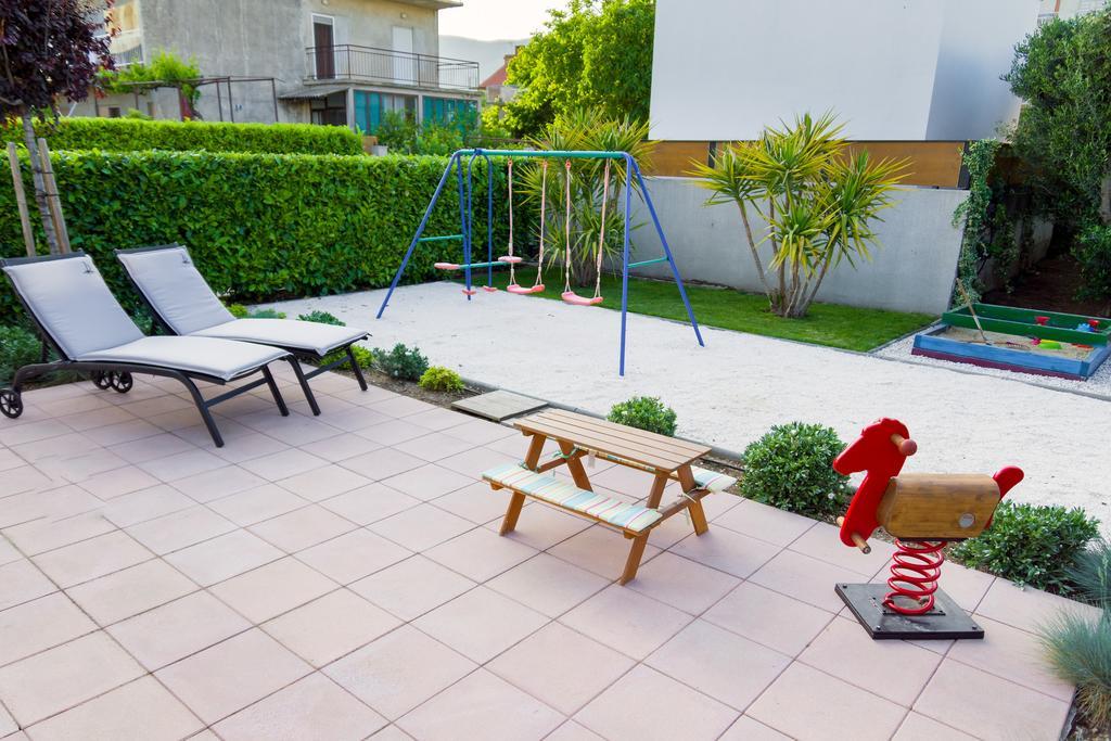 Kuca Za Odmor Kuzmanic Villa Kastela Bagian luar foto
